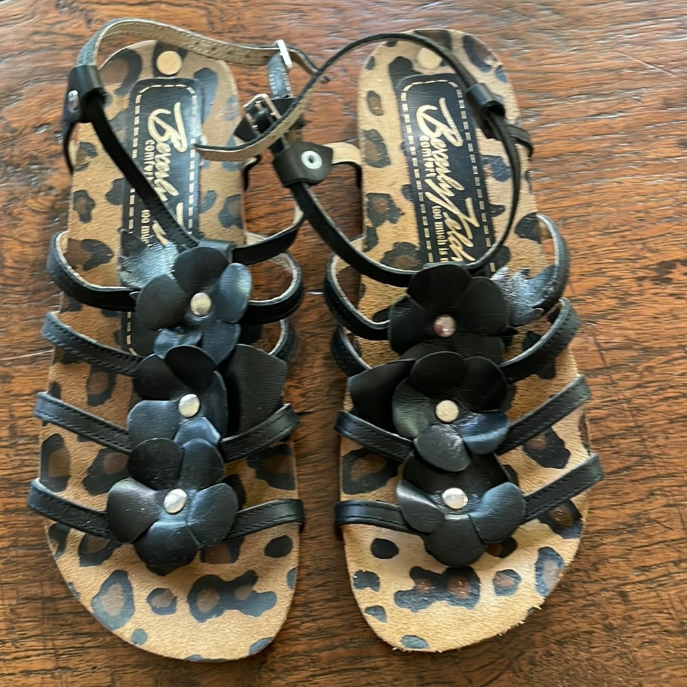 Beverly Feldman sandals flower patter cheetah print sole